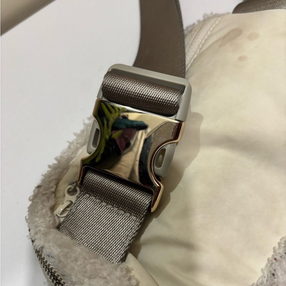 Lululemon Athletica Cream Sherpa Crossbody Bag - Picture 5 of 5